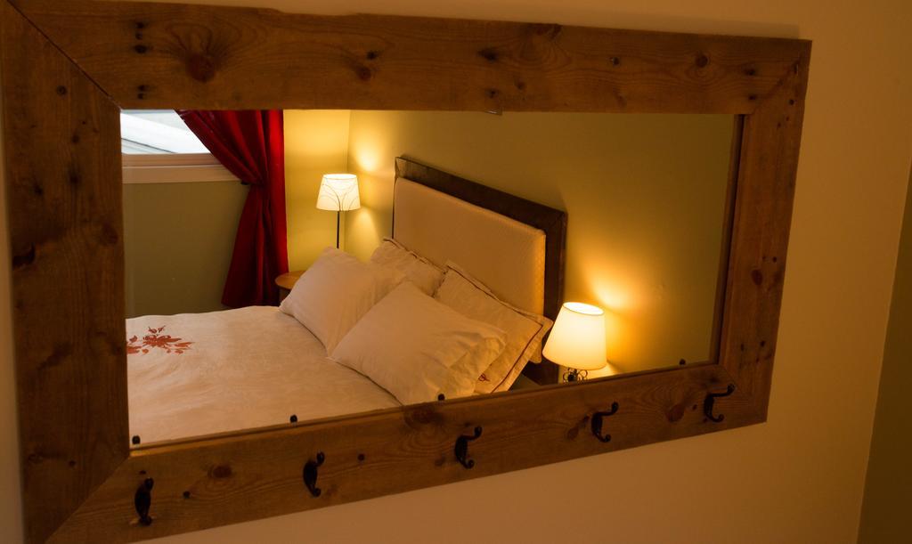 Alpenrose Revelstoke Bed & Breakfast Room photo